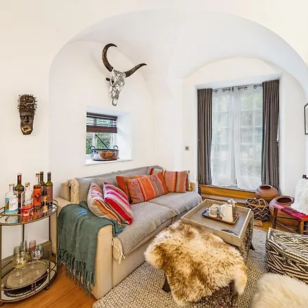 Amanzi Art House, African Soul, Charming 1bdr By Altoluxo Short Lets & Serviced With Free Wifi & Parking * Бристоль