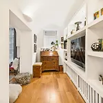 Апартаменти Amanzi Art House, African Soul, Charming 1bdr By Altoluxo Short Lets & Serviced With Free Wifi & Parking *