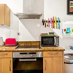 Amanzi Art House, African Soul, Charming 1bdr By Altoluxo Short Lets & Serviced With Free Wifi & Parking * Бристоль