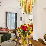 Amanzi Art House, African Soul, Charming 1bdr By Altoluxo Short Lets & Serviced With Free Wifi & Parking