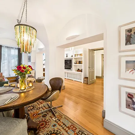 Amanzi Art House, African Soul, Charming 1bdr By Altoluxo Short Lets & Serviced With Free Wifi & Parking Apartment *