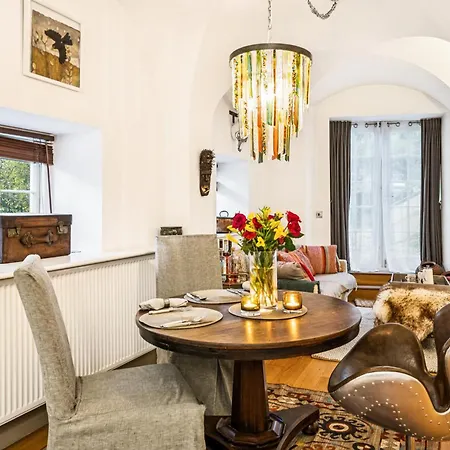 Amanzi Art House, African Soul, Charming 1bdr By Altoluxo Short Lets & Serviced With Free Wifi & Parking