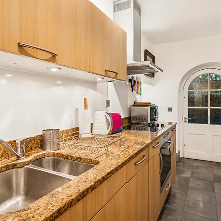 Appartement Amanzi Art House, African Soul, Charming 1bdr By Altoluxo Short Lets & Serviced With Free Wifi & Parking *