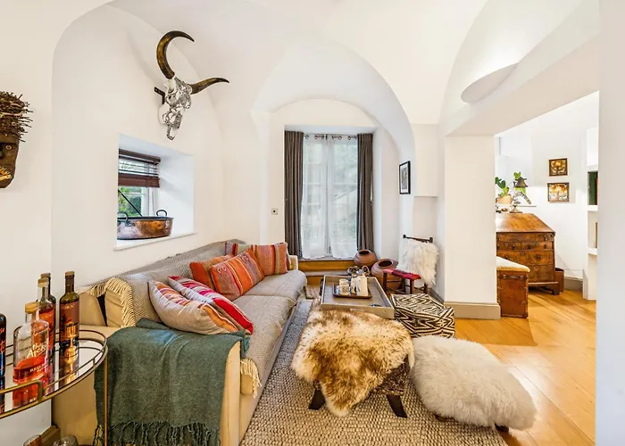 Apartament Amanzi Art House, African Soul, Charming 1bdr By Altoluxo Short Lets & Serviced With Free Wifi & Parking