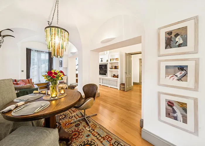 Amanzi Art House, African Soul, Charming 1bdr By Altoluxo Short Lets & Serviced With Free Wifi & Parking Apartament *