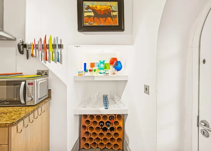 Amanzi Art House, African Soul, Charming 1bdr By Altoluxo Short Lets & Serviced With Free Wifi & Parking