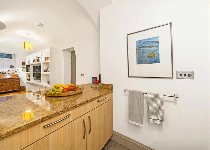 Amanzi Art House, African Soul, Charming 1bdr By Altoluxo Short Lets & Serviced With Free Wifi & Parking * Bristol