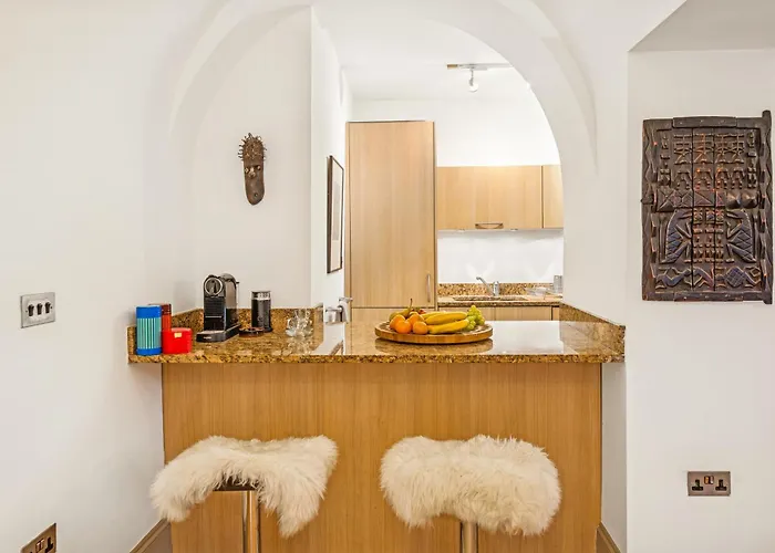 Amanzi Art House, African Soul, Charming 1bdr By Altoluxo Short Lets & Serviced With Free Wifi & Parking Apartment