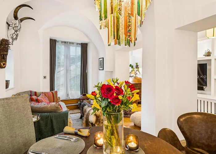 Amanzi Art House, African Soul, Charming 1bdr By Altoluxo Short Lets & Serviced With Free Wifi & Parking