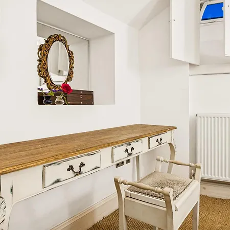 Apartament Amanzi Art House, African Soul, Charming 1bdr By Altoluxo Short Lets & Serviced With Free Wifi & Parking Bristol