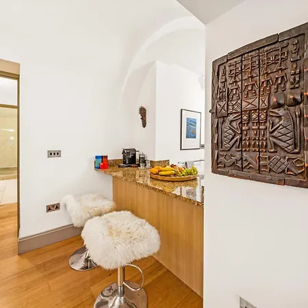 Amanzi Art House, African Soul, Charming 1bdr By Altoluxo Short Lets & Serviced With Free Wifi & Parking * Bristol