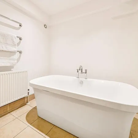 Apartamento Amanzi Art House, African Soul, Charming 1bdr By Altoluxo Short Lets & Serviced With Free Wifi & Parking *