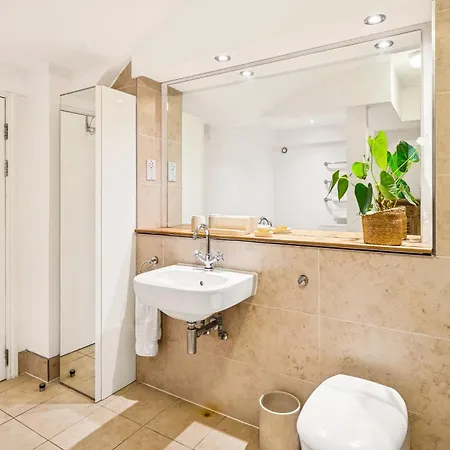 Amanzi Art House, African Soul, Charming 1bdr By Altoluxo Short Lets & Serviced With Free Wifi & Parking Bristol