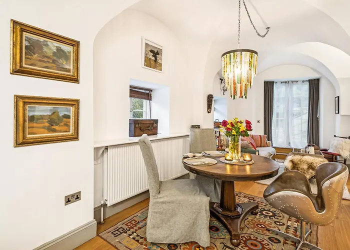 아파트 Amanzi Art House, African Soul, Charming 1bdr By Altoluxo Short Lets & Serviced With Free Wifi & Parking *