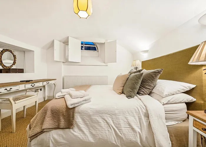 Lejlighed Amanzi Art House, African Soul, Charming 1bdr By Altoluxo Short Lets & Serviced With Free Wifi & Parking