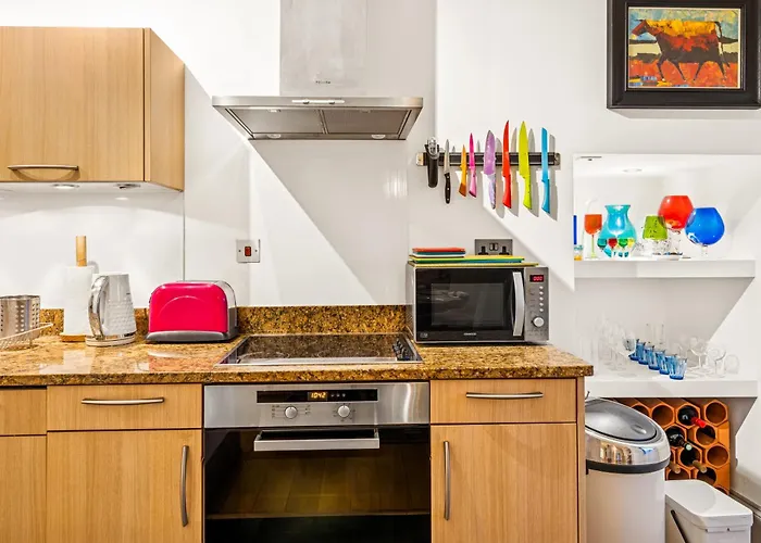 Amanzi Art House, African Soul, Charming 1bdr By Altoluxo Short Lets & Serviced With Free Wifi & Parking * 브리스틀