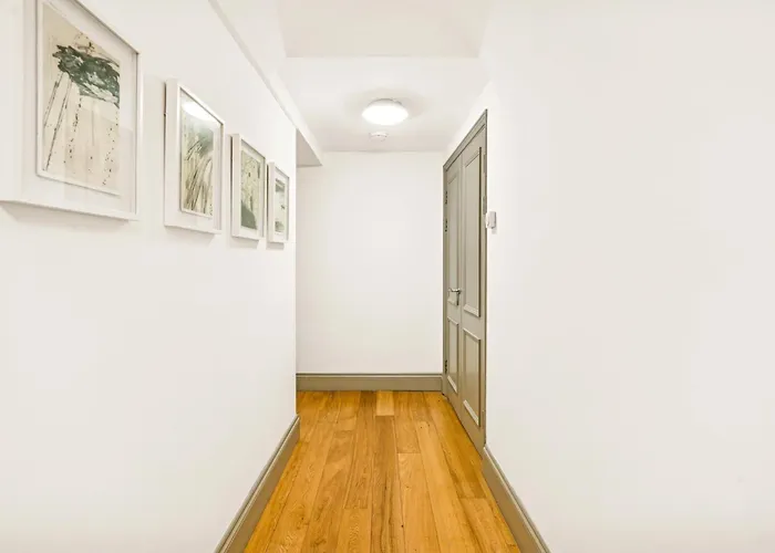 Amanzi Art House, African Soul, Charming 1bdr By Altoluxo Short Lets & Serviced With Free Wifi & Parking * Bristol